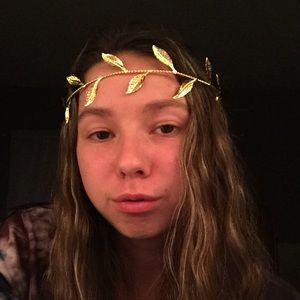 Meet your Posher, Macie